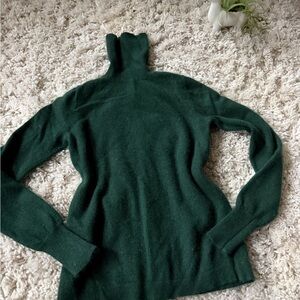 J. Crew 100% cashmere Forest Green Turtleneck sophisticated Sweater